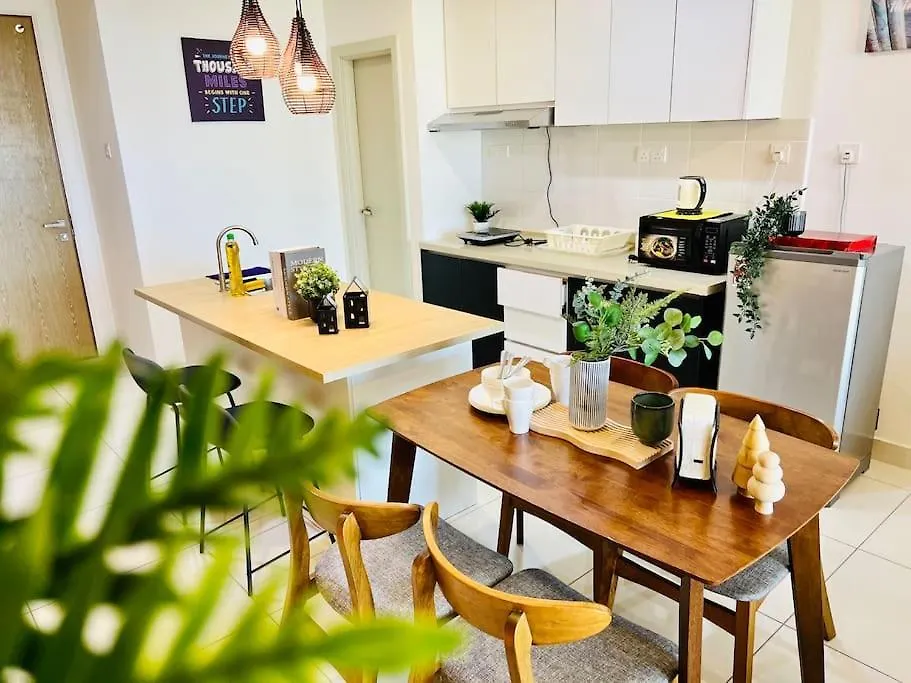 Gathering House Mosaic Midvalley 2Br 1K4Q 7-13Px Johor Bahru 0*,  Malaysia